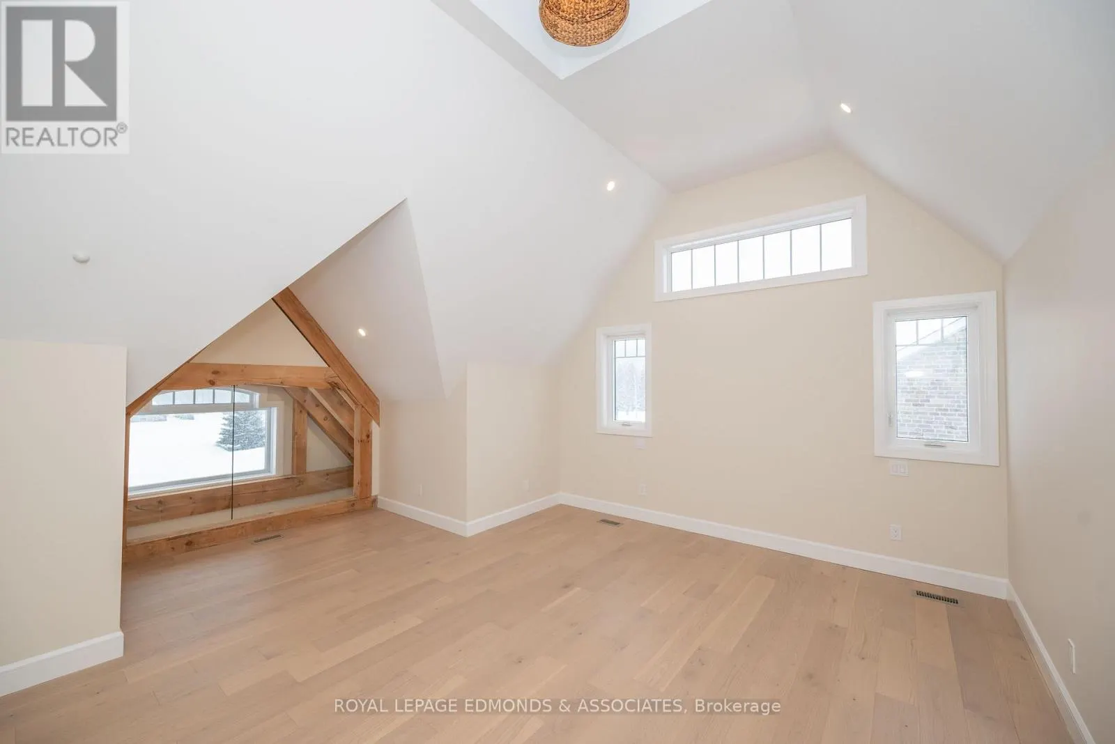 14 FAIRWAY DRIVE N