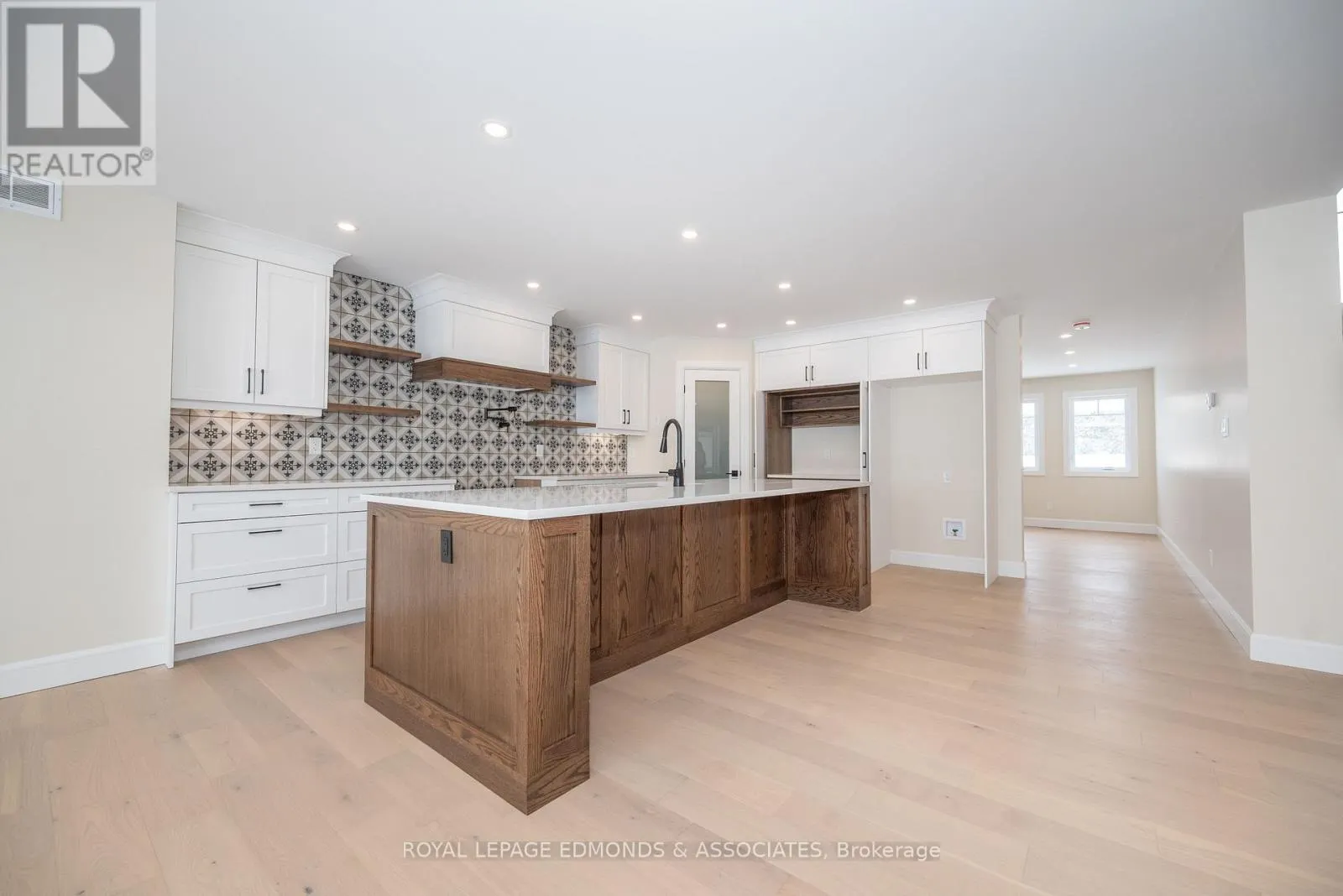 14 FAIRWAY DRIVE N