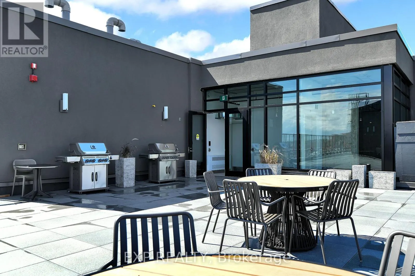 315 - 36 ROBINSON AVENUE