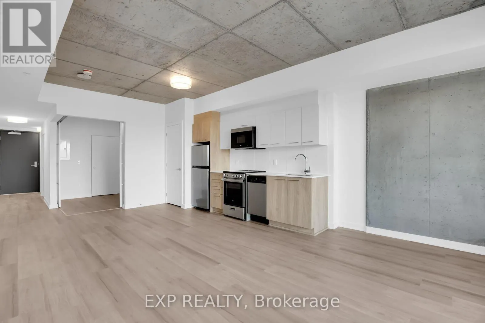 315 - 36 ROBINSON AVENUE