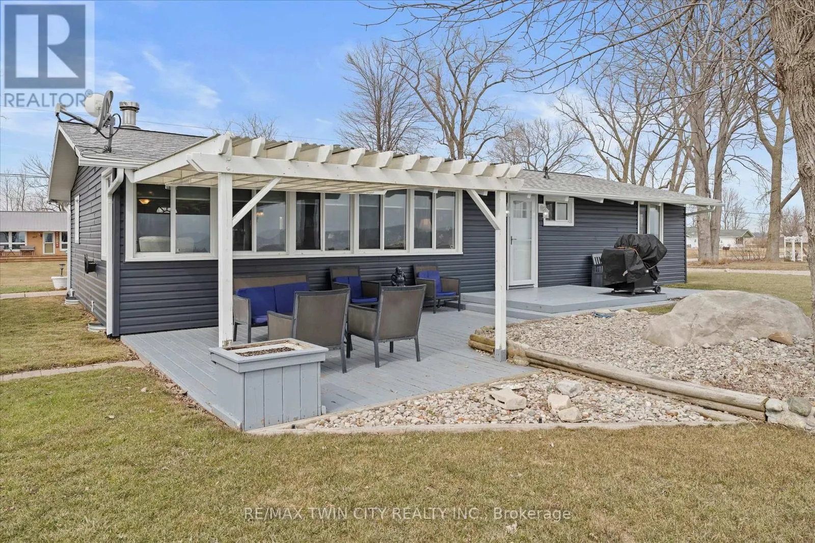244 COTTERIE PARK