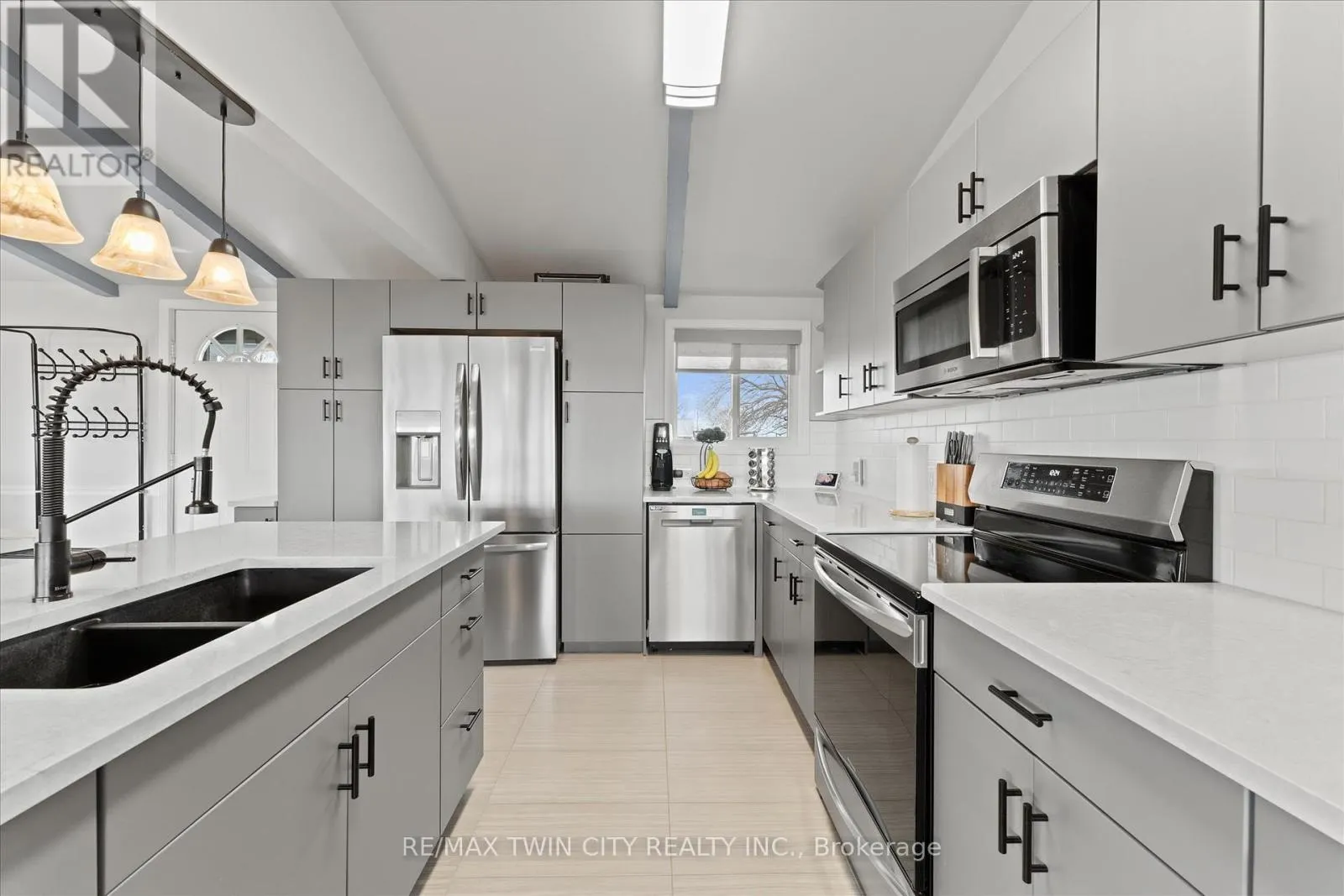 244 COTTERIE PARK