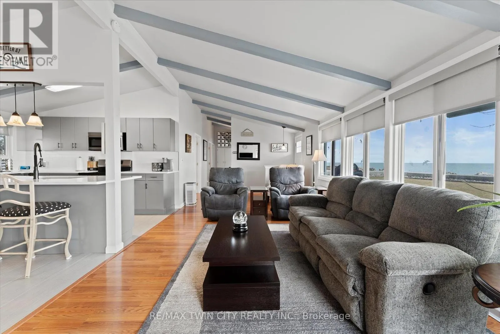 244 COTTERIE PARK