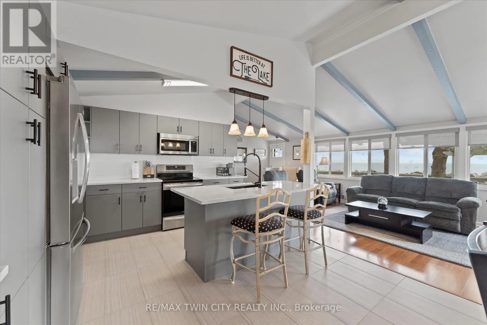 244 COTTERIE PARK