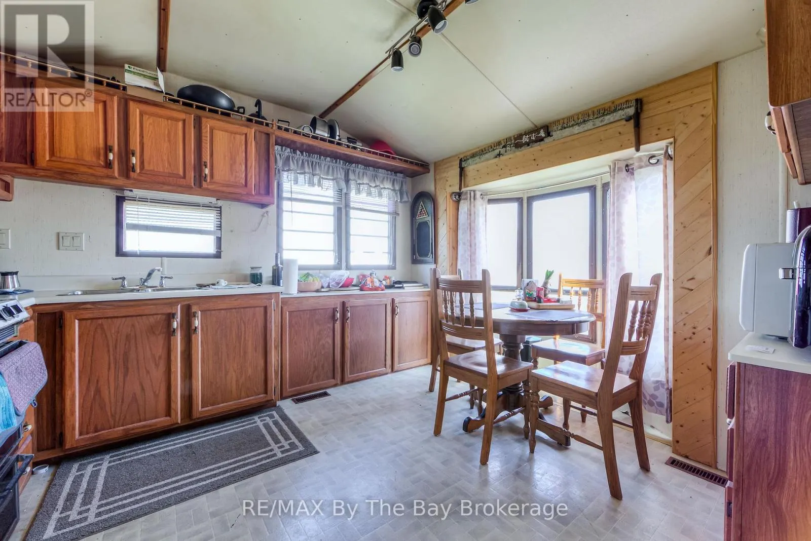 828482 MULMUR NOTTAWASAGA TOWNLINE