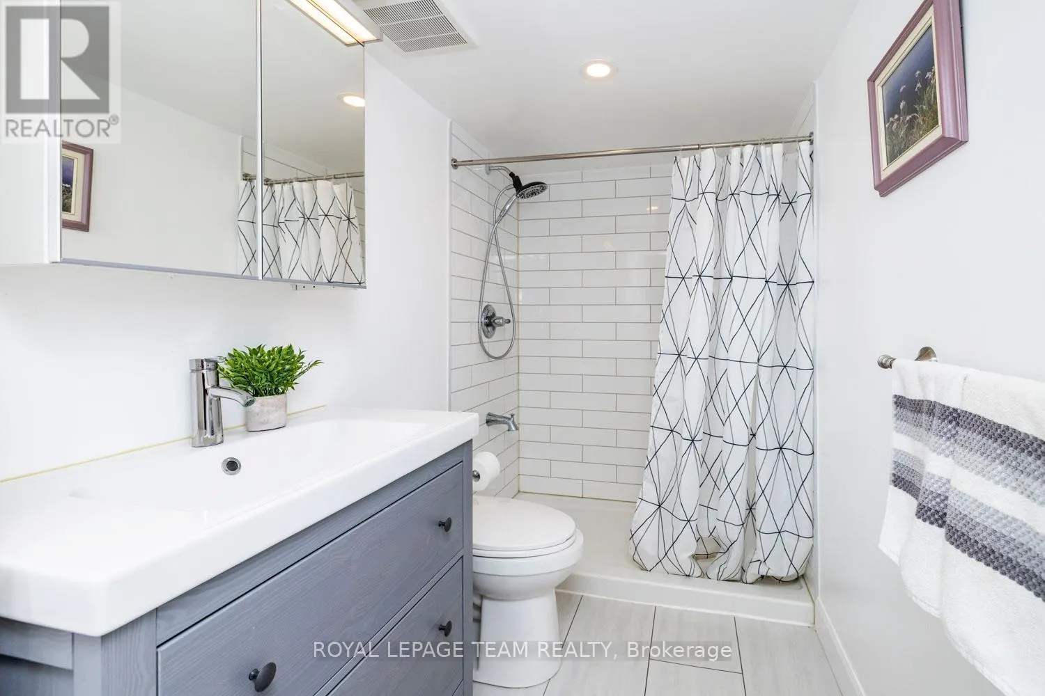 213 CABRELLE PLACE
