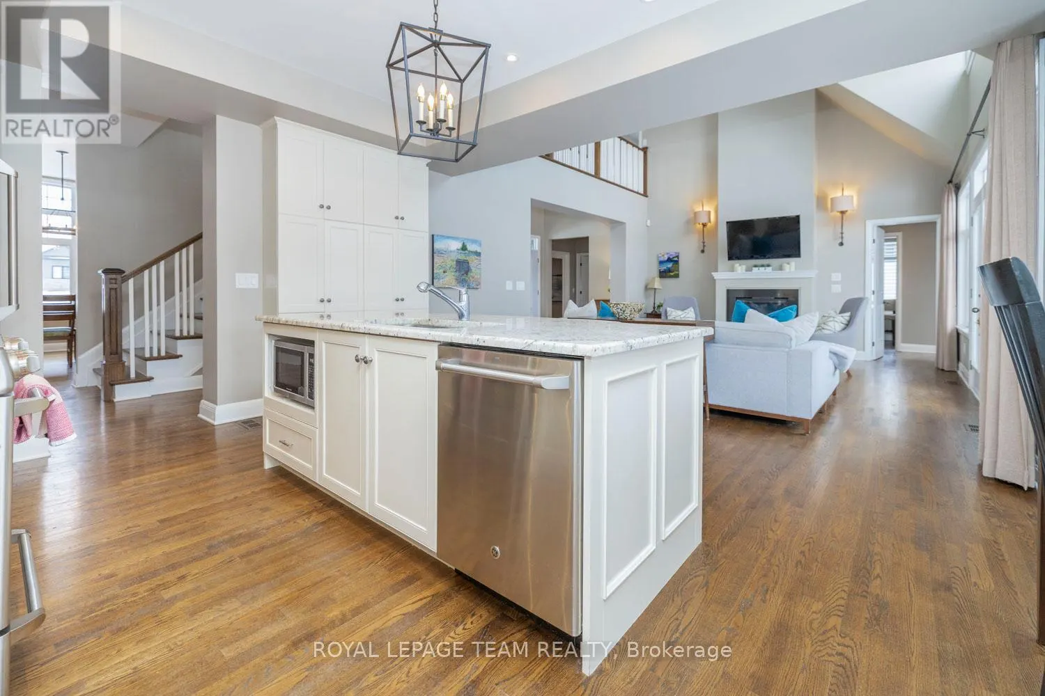 213 CABRELLE PLACE