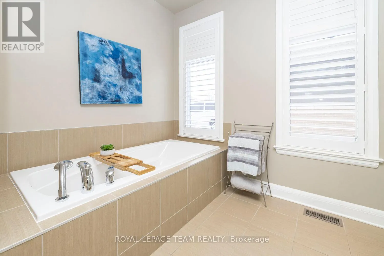 213 CABRELLE PLACE