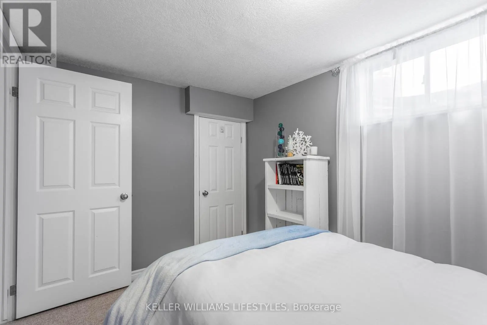 25 QUEENSTON CRESCENT