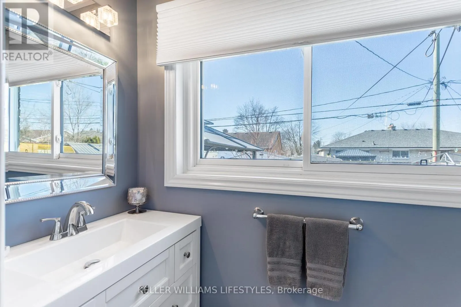 25 QUEENSTON CRESCENT