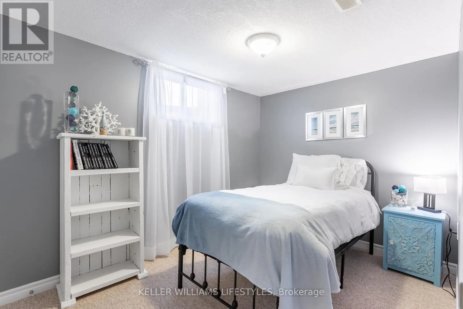 25 QUEENSTON CRESCENT