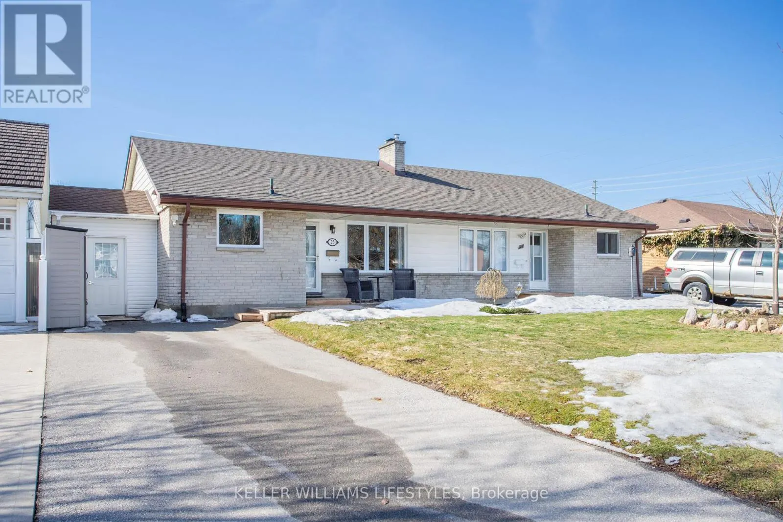 25 QUEENSTON CRESCENT