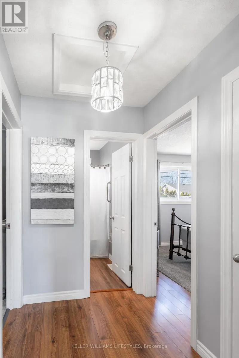 25 QUEENSTON CRESCENT