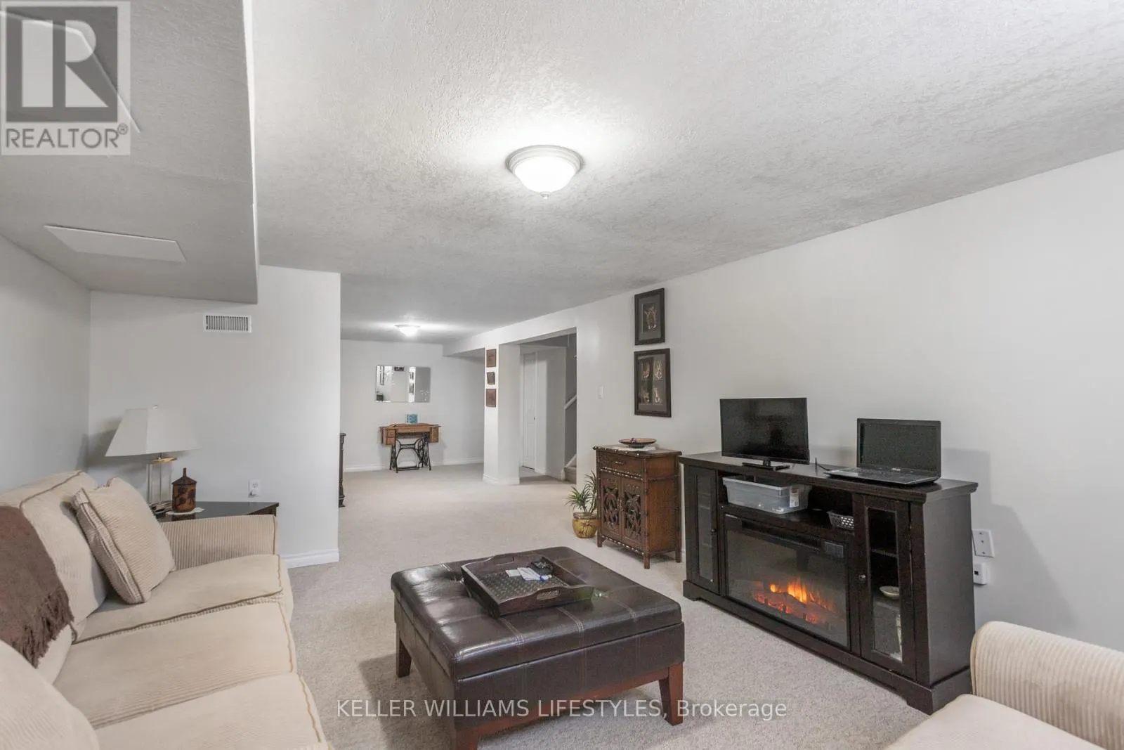 25 QUEENSTON CRESCENT