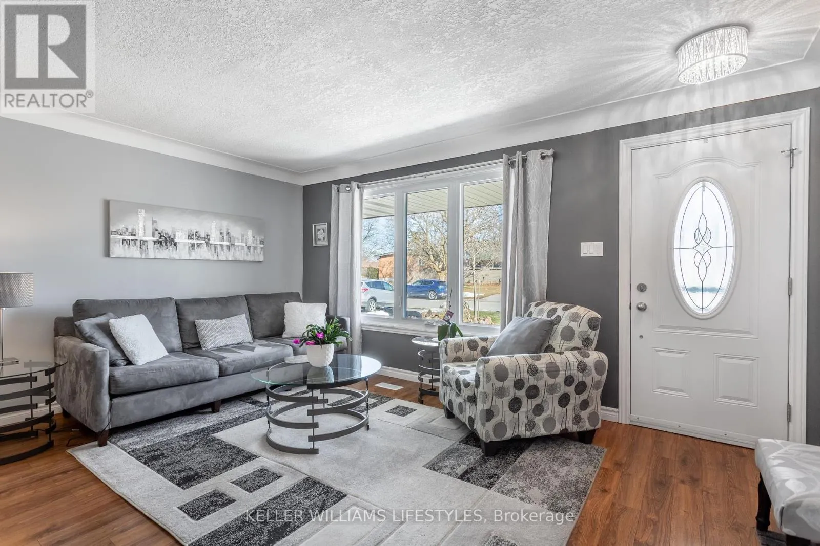 25 QUEENSTON CRESCENT