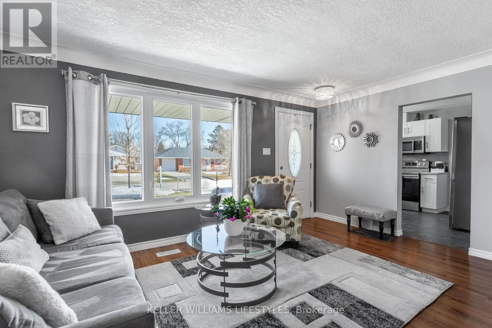 25 QUEENSTON CRESCENT