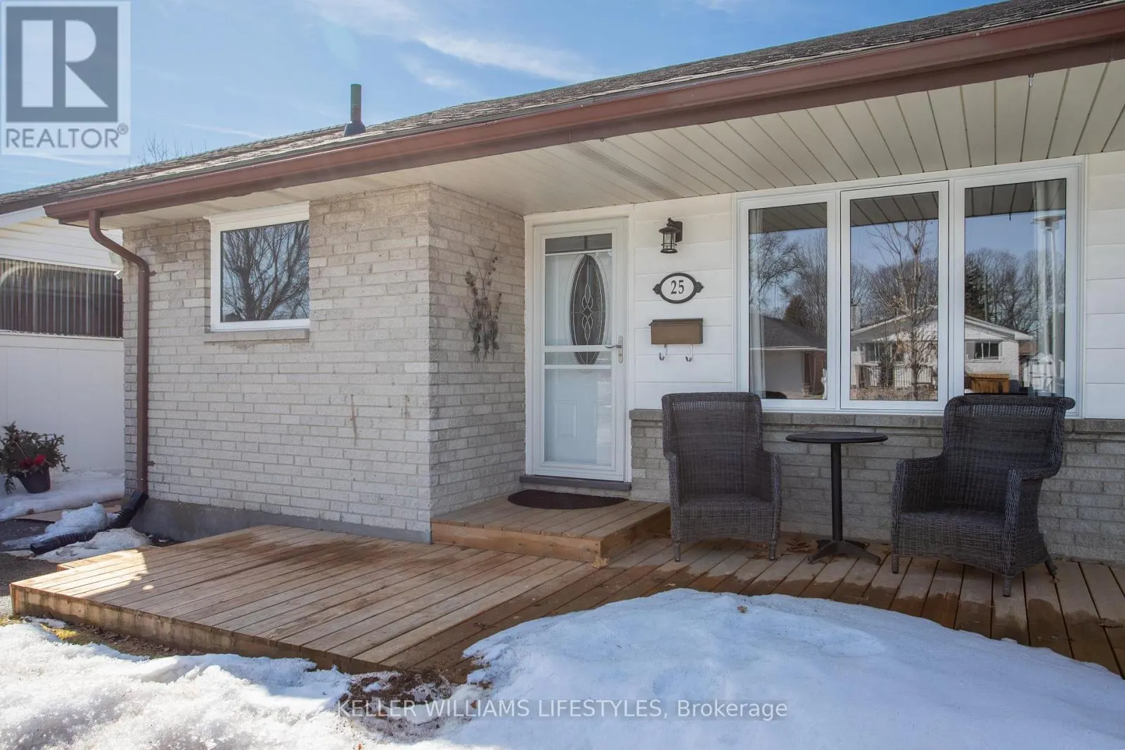 25 QUEENSTON CRESCENT