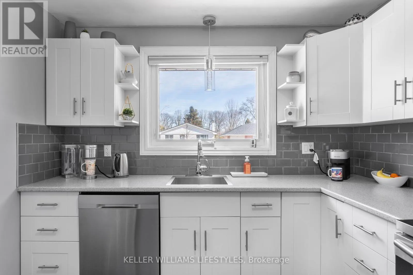 25 QUEENSTON CRESCENT
