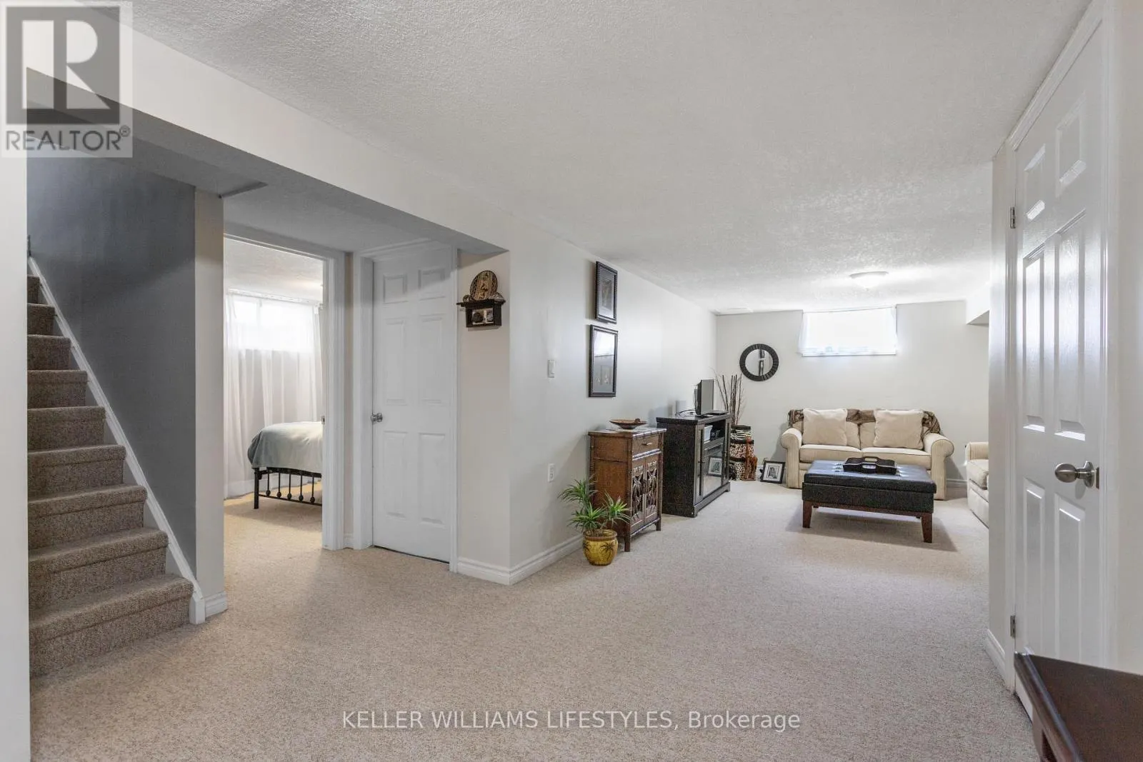 25 QUEENSTON CRESCENT