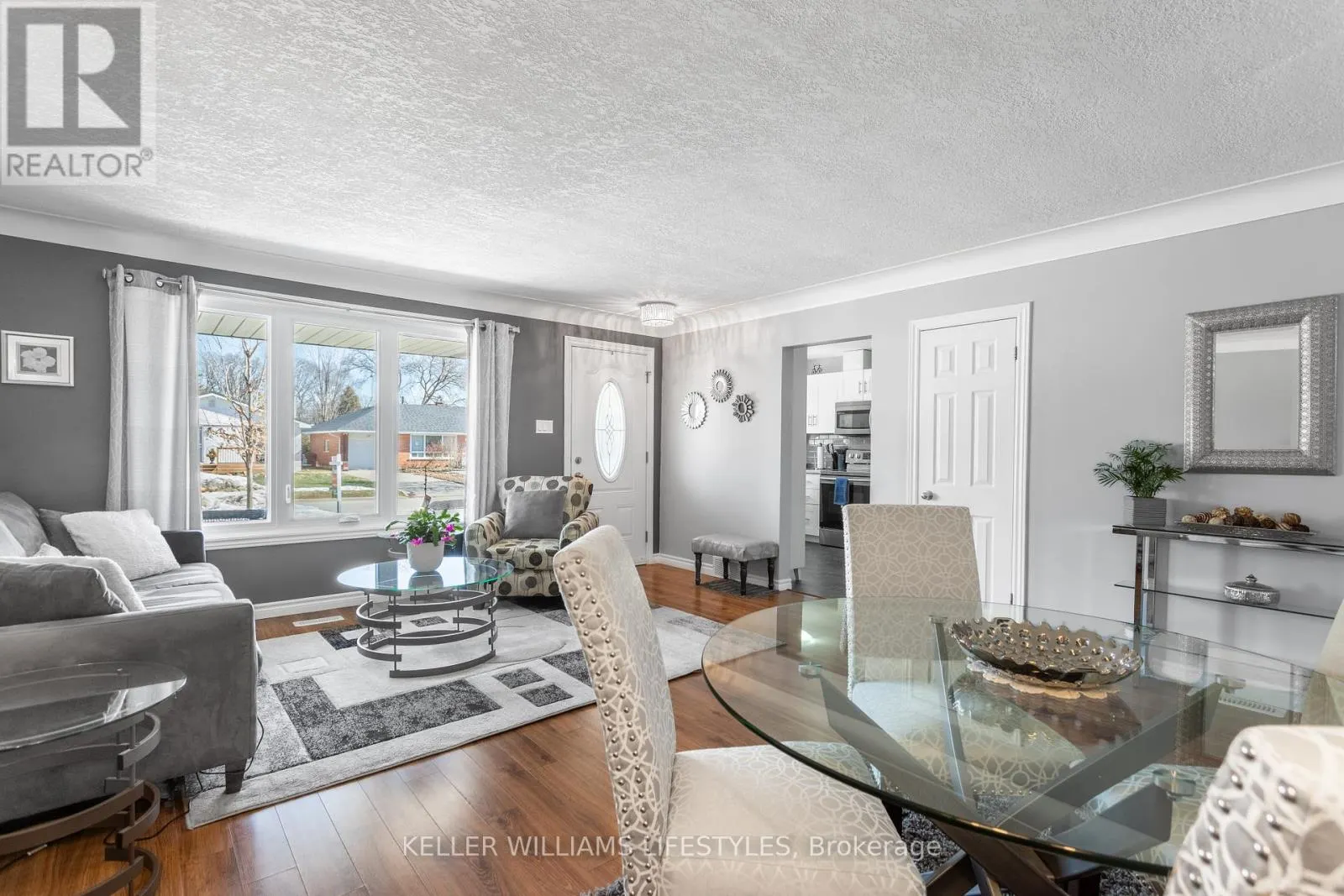 25 QUEENSTON CRESCENT