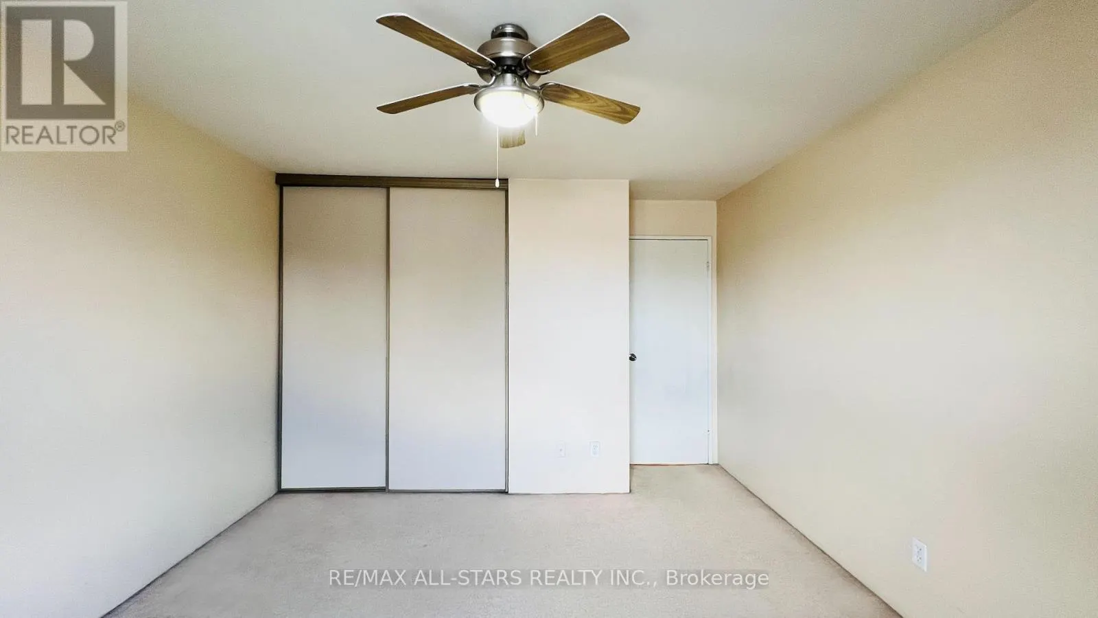 212 - 17 ELDON HALL PLACE