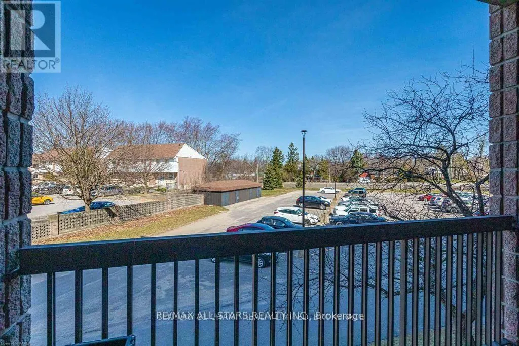 212 - 17 ELDON HALL PLACE