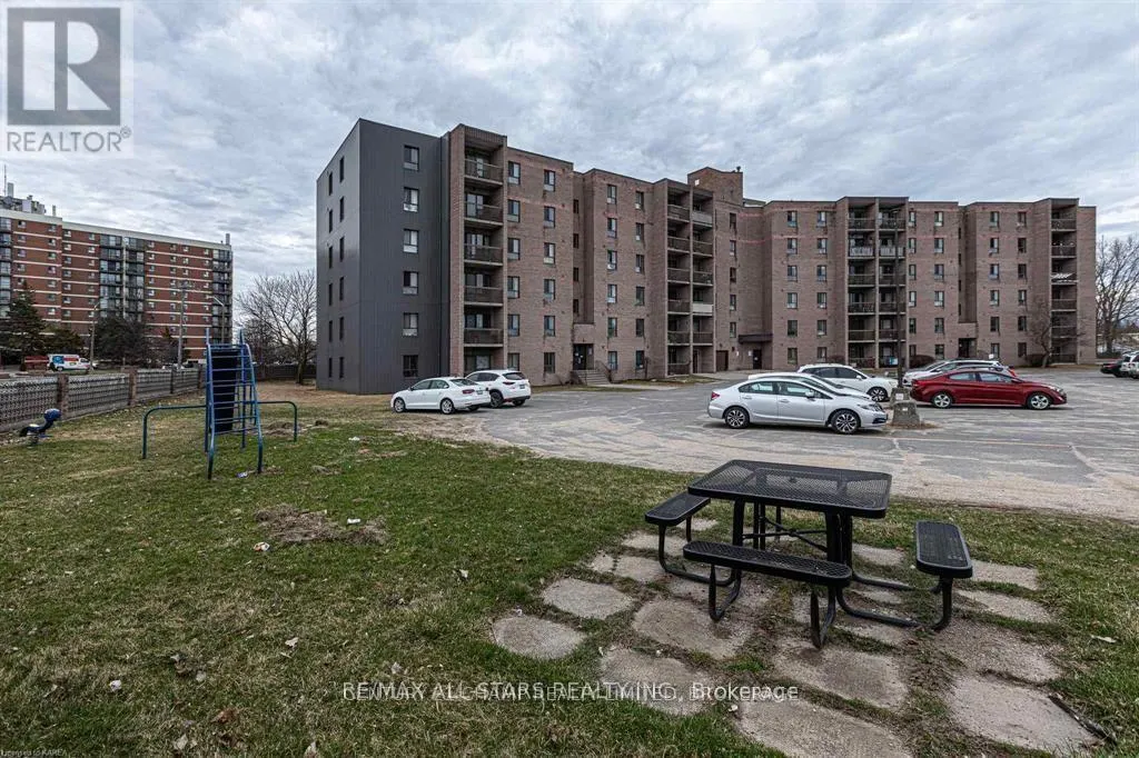 212 - 17 ELDON HALL PLACE