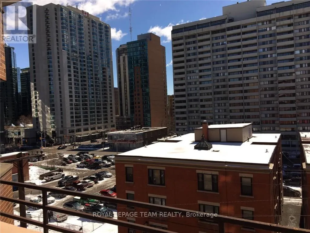 602 - 151 BAY STREET