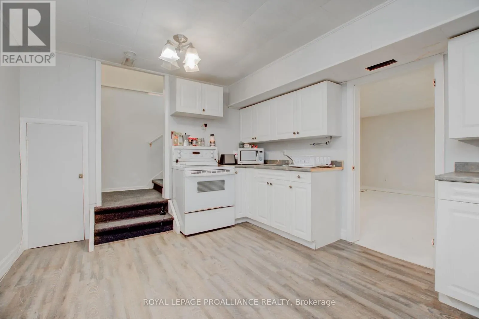 30 PRINCE EDWARD STREET W