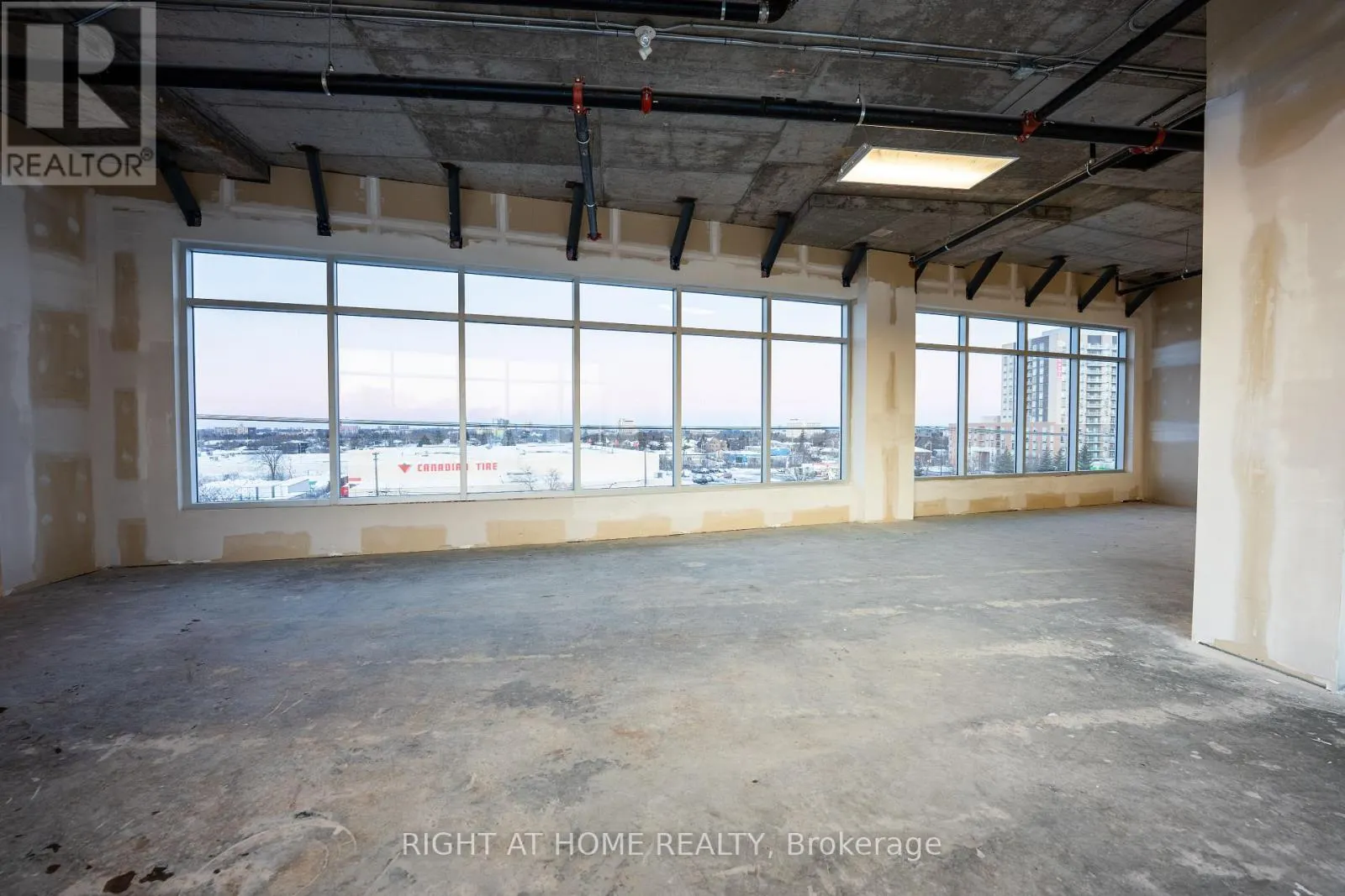 301 & 401 - 1637 BANK STREET