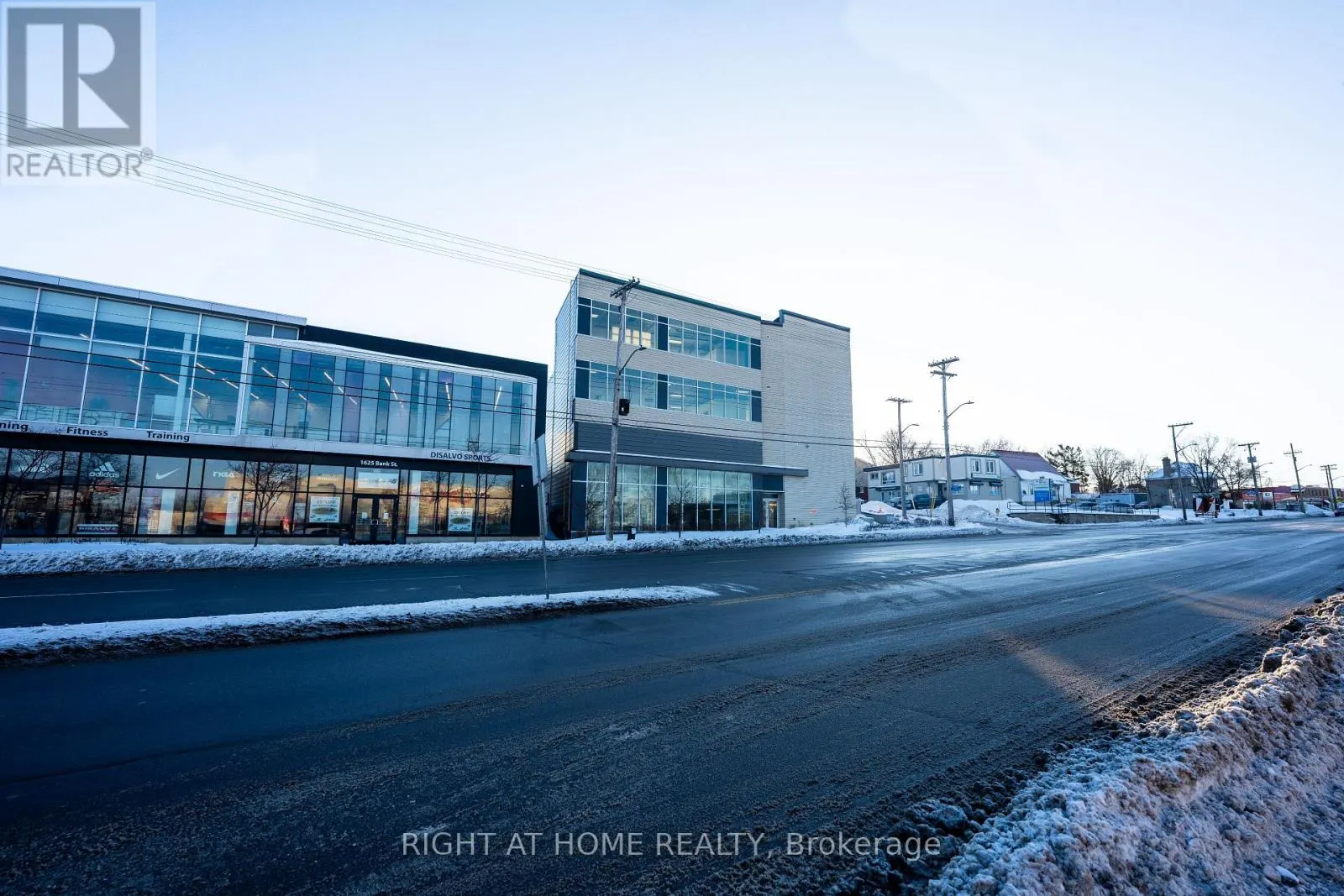 301 & 401 - 1637 BANK STREET