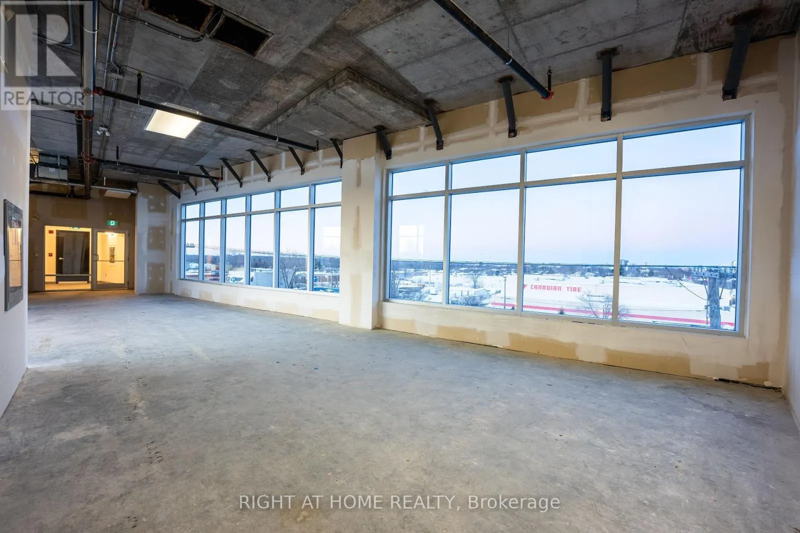 301 & 401 - 1637 BANK STREET