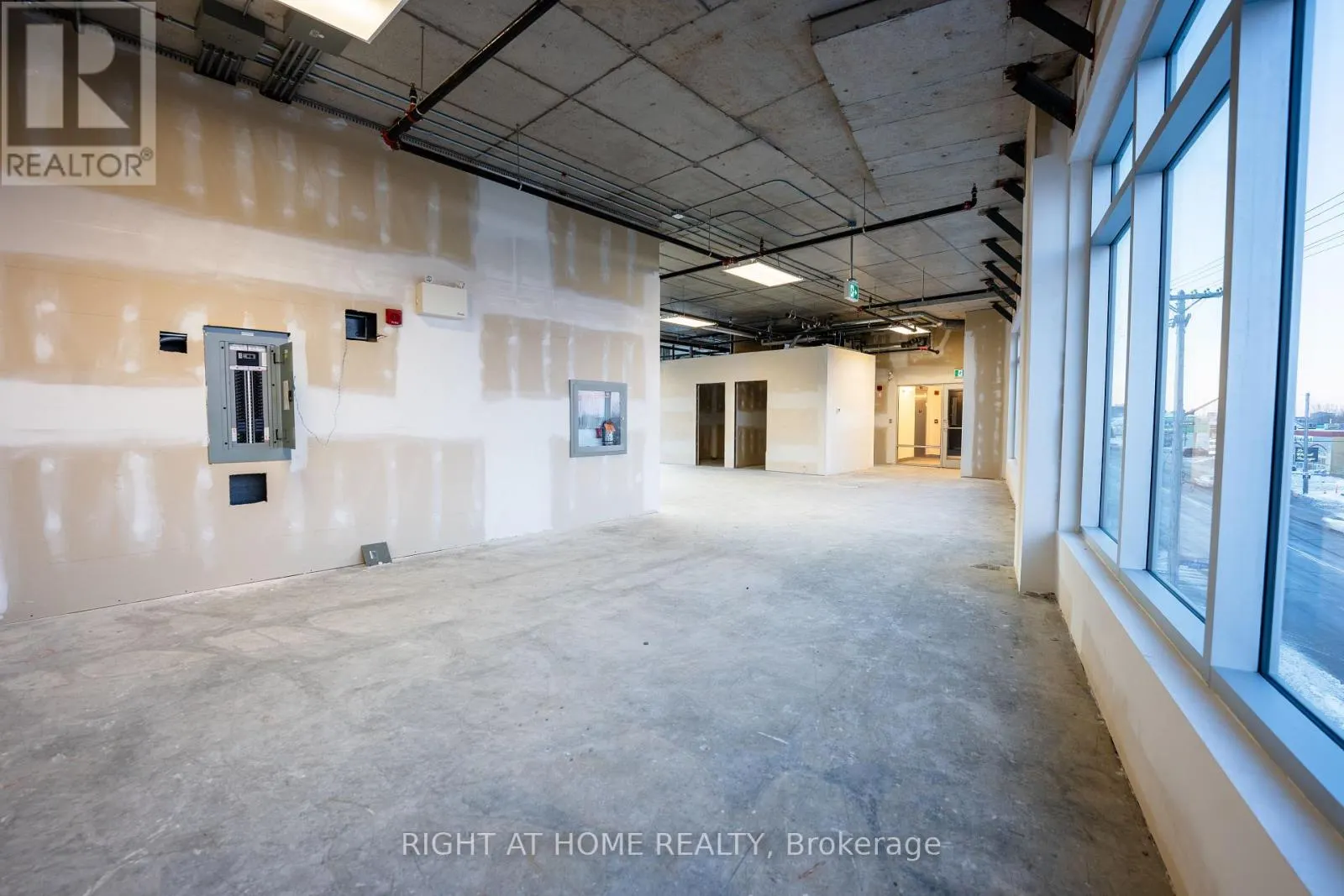 301 & 401 - 1637 BANK STREET