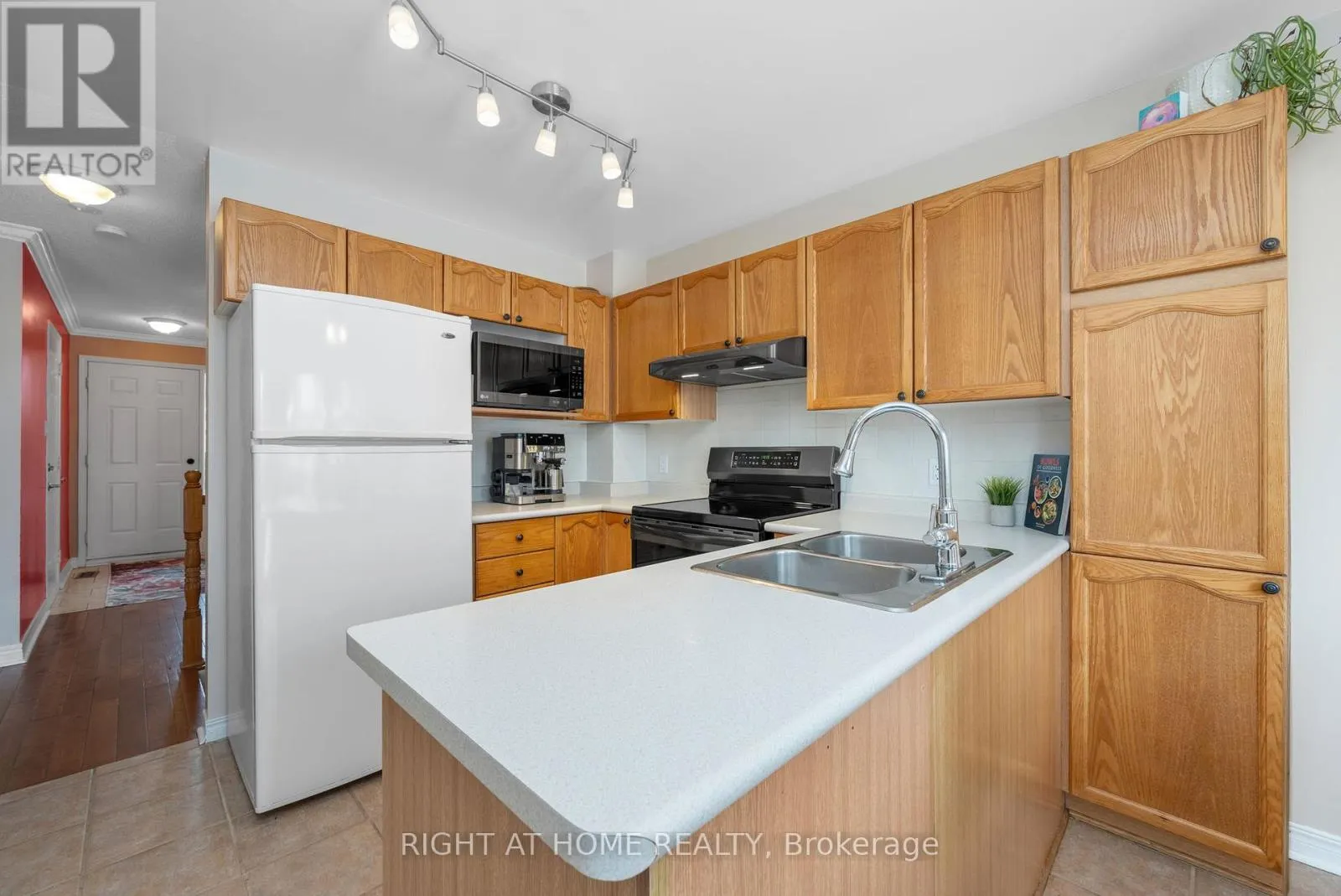 100 LONGSHIRE CIRCLE