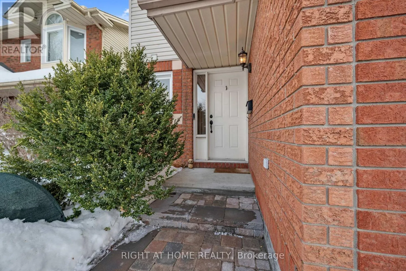 100 LONGSHIRE CIRCLE