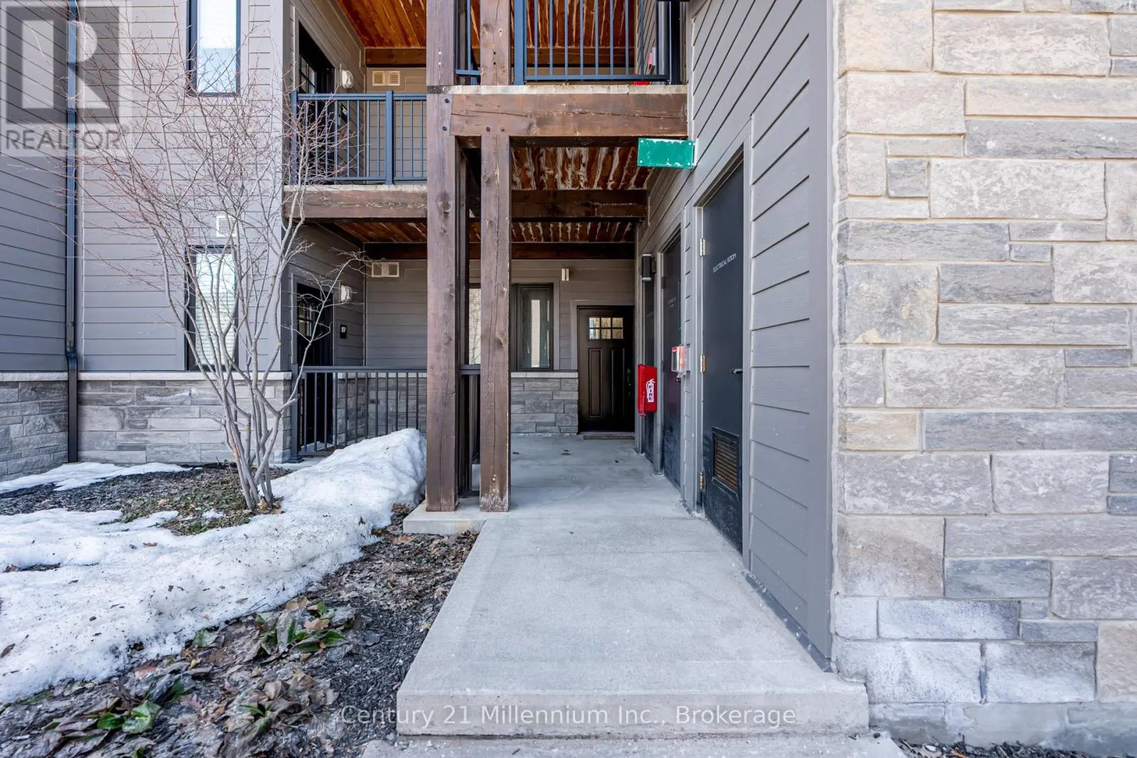 106 - 16 BECKWITH LANE, #106