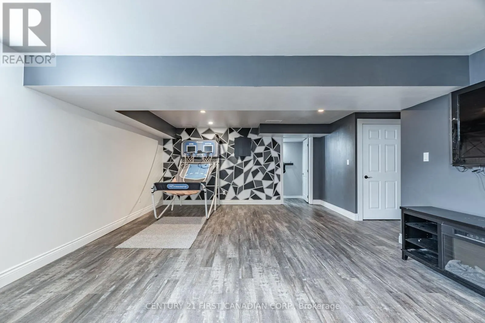 181 GILMOUR DRIVE