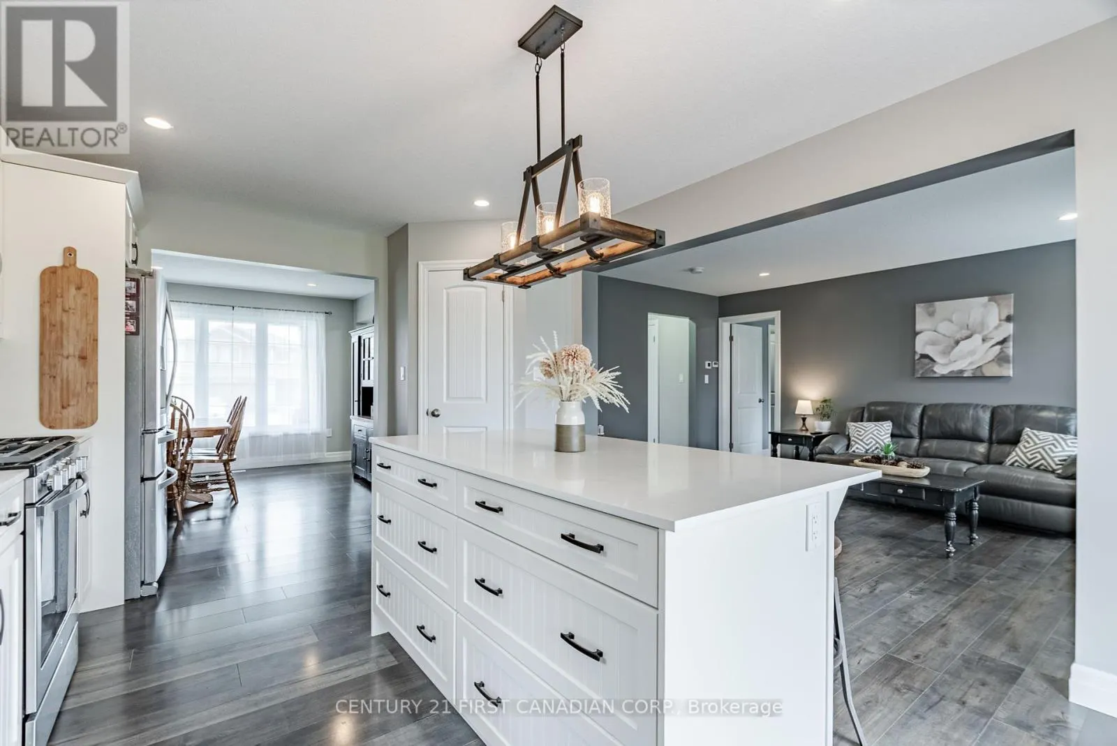 181 GILMOUR DRIVE