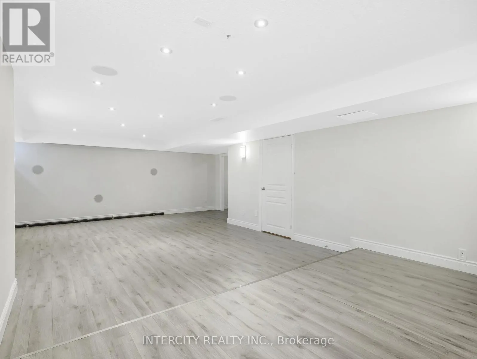 2346 LEEDS CROSSING