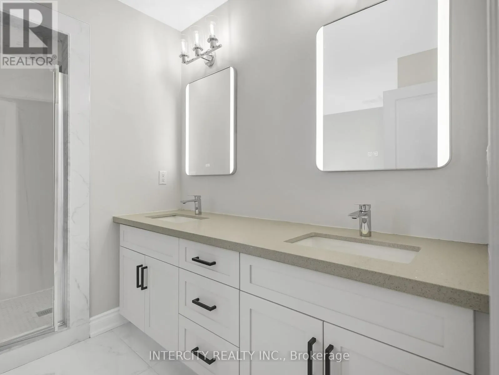 2346 LEEDS CROSSING