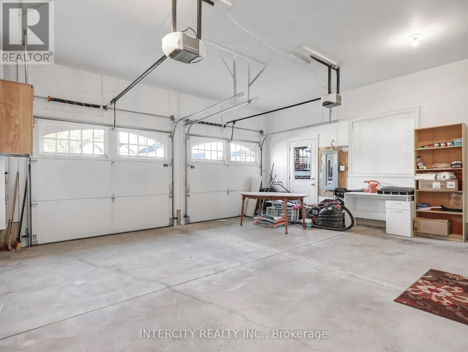 2346 LEEDS CROSSING