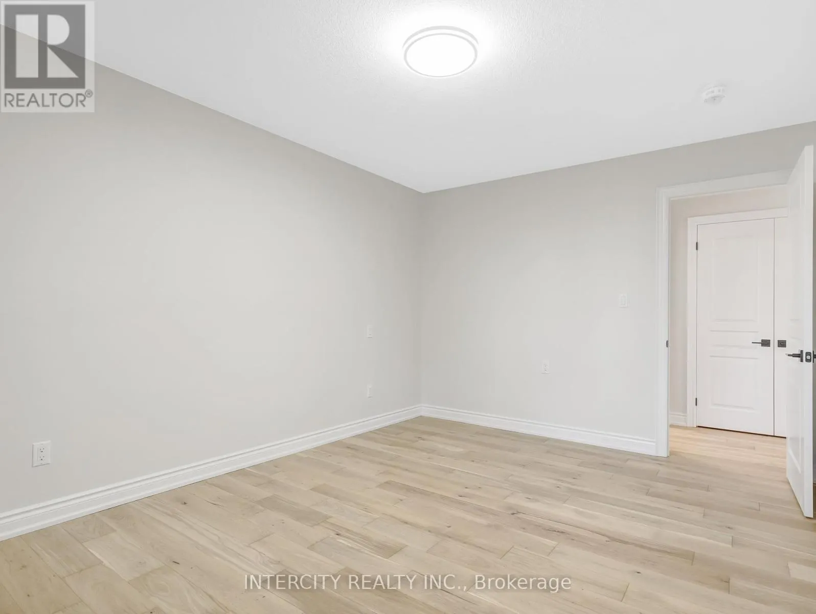 2346 LEEDS CROSSING