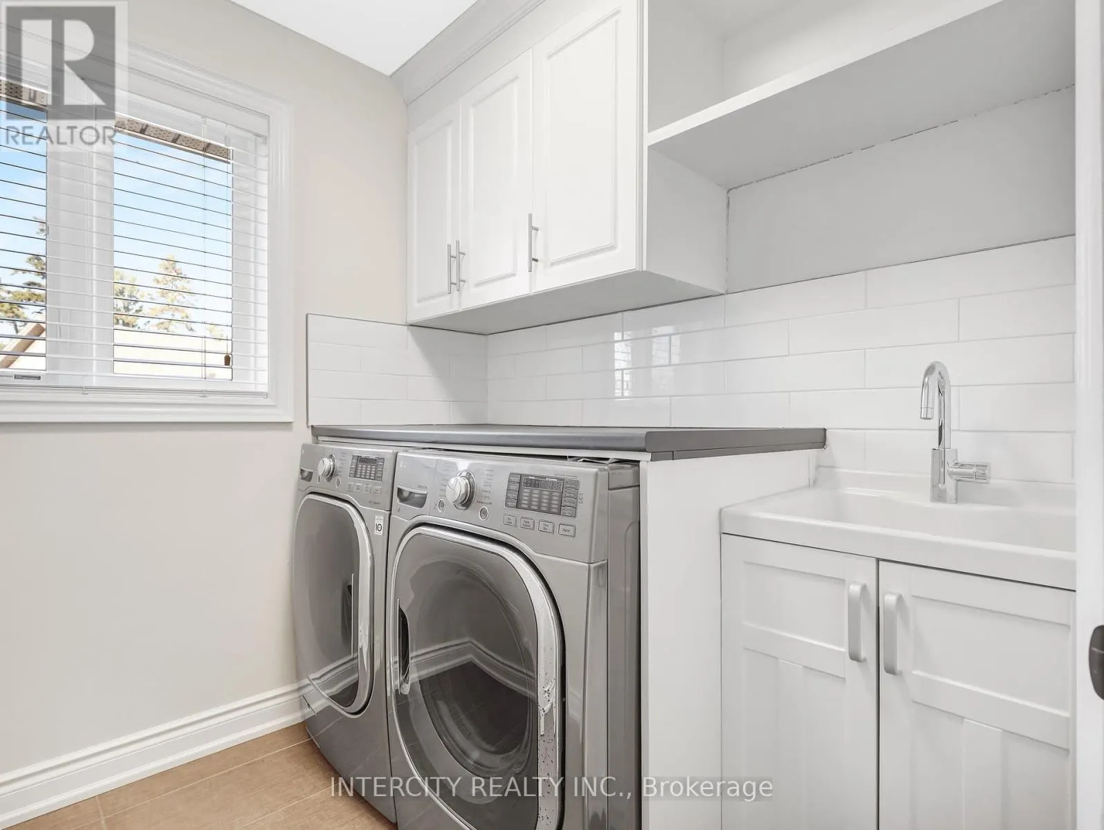 2346 LEEDS CROSSING