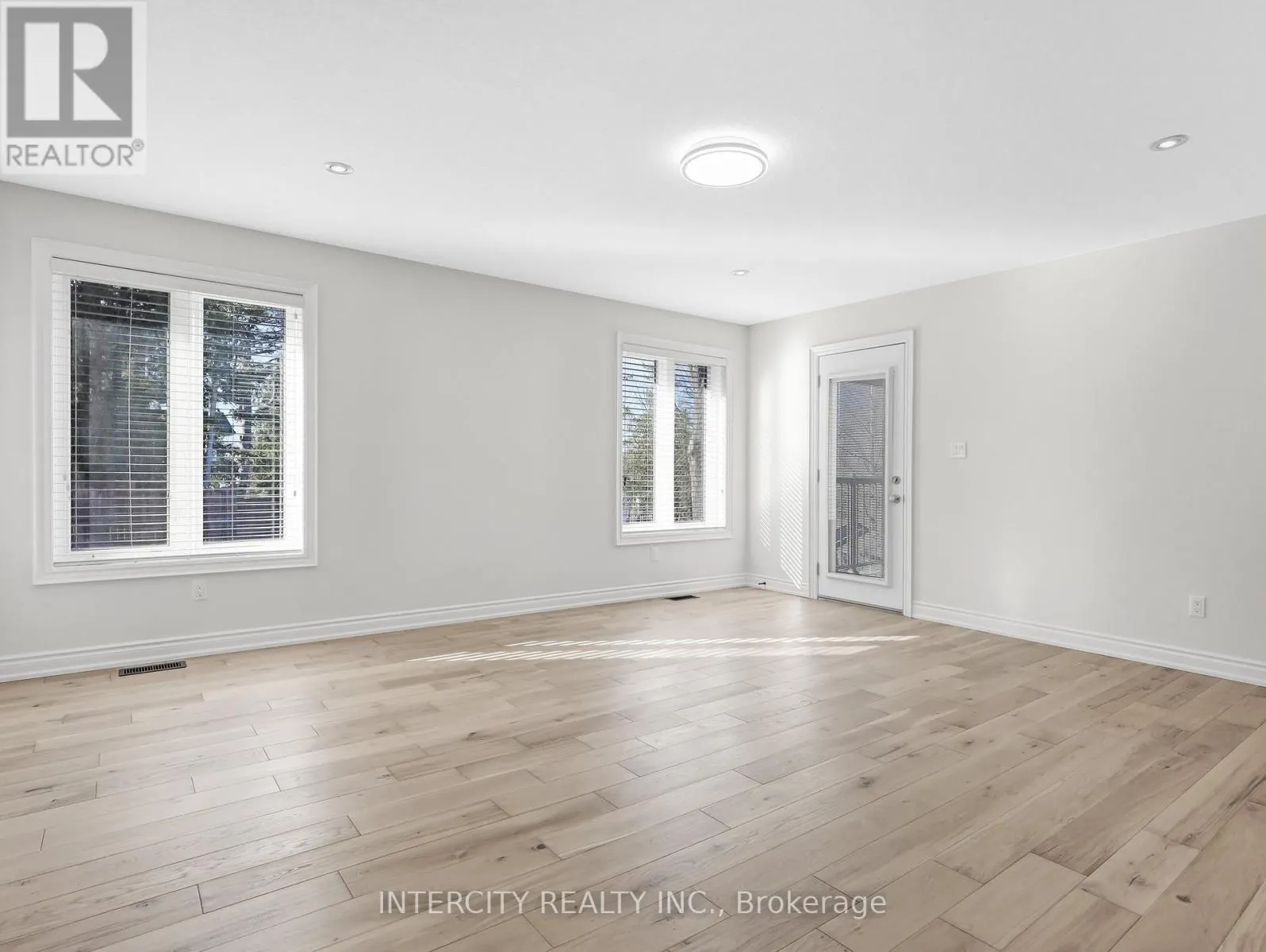 2346 LEEDS CROSSING