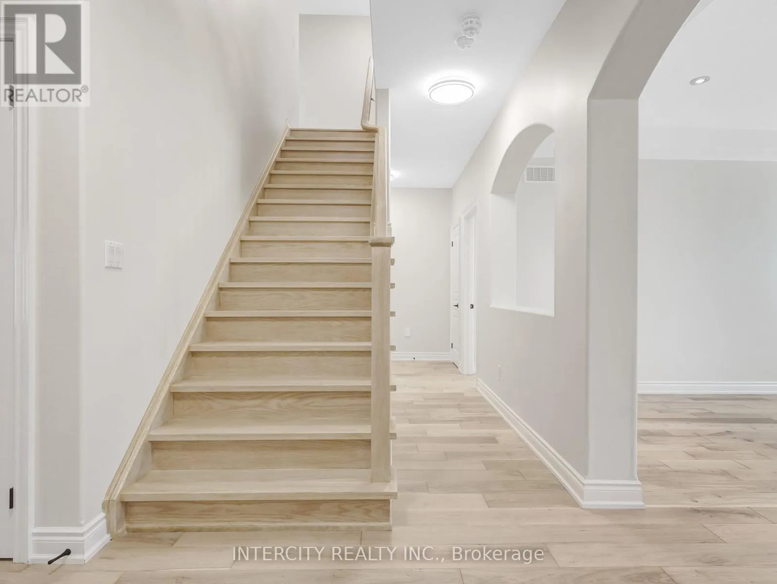 2346 LEEDS CROSSING