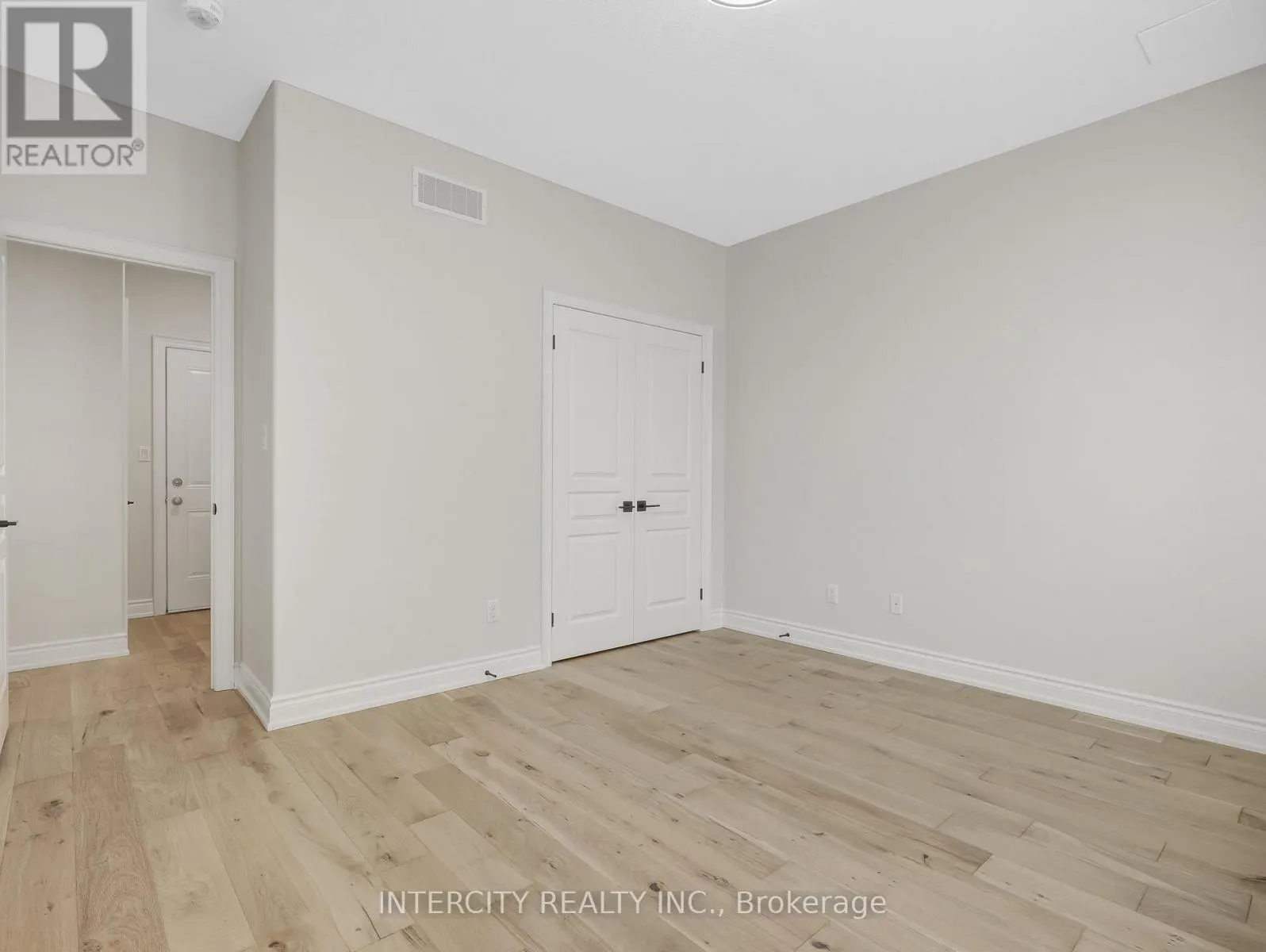 2346 LEEDS CROSSING