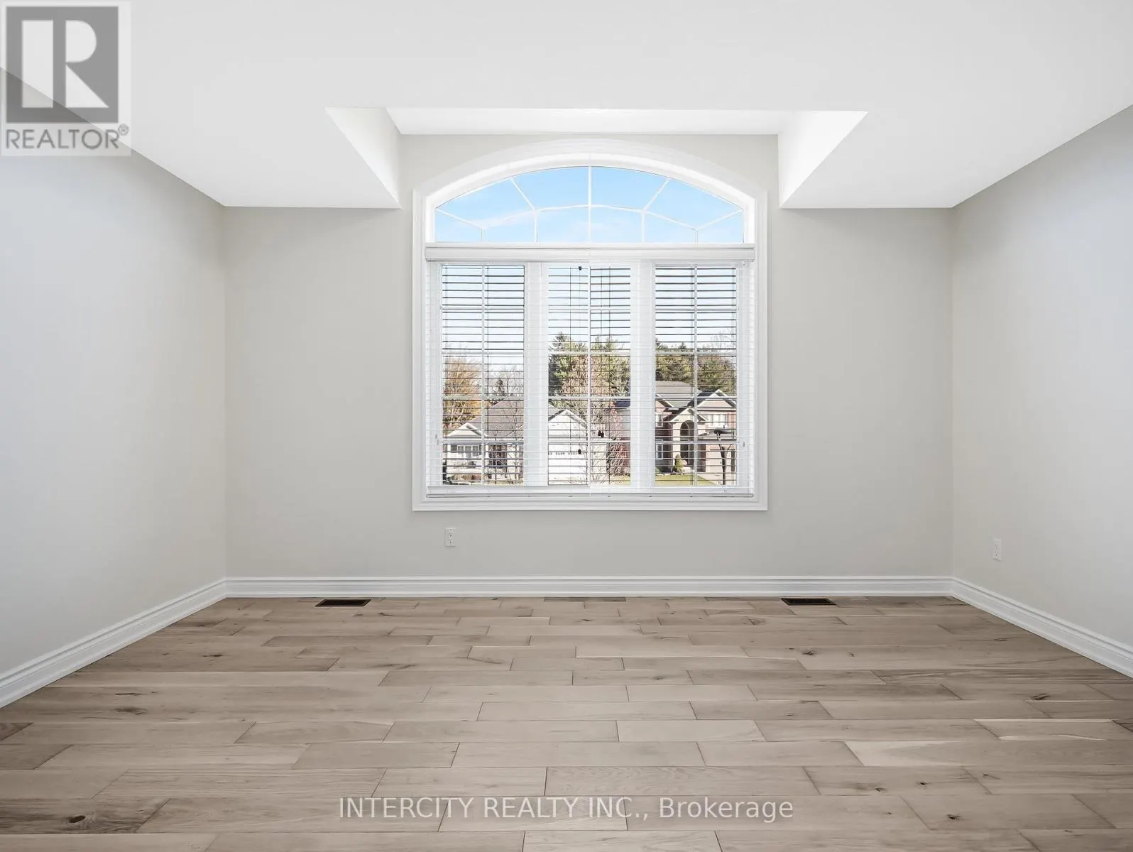 2346 LEEDS CROSSING