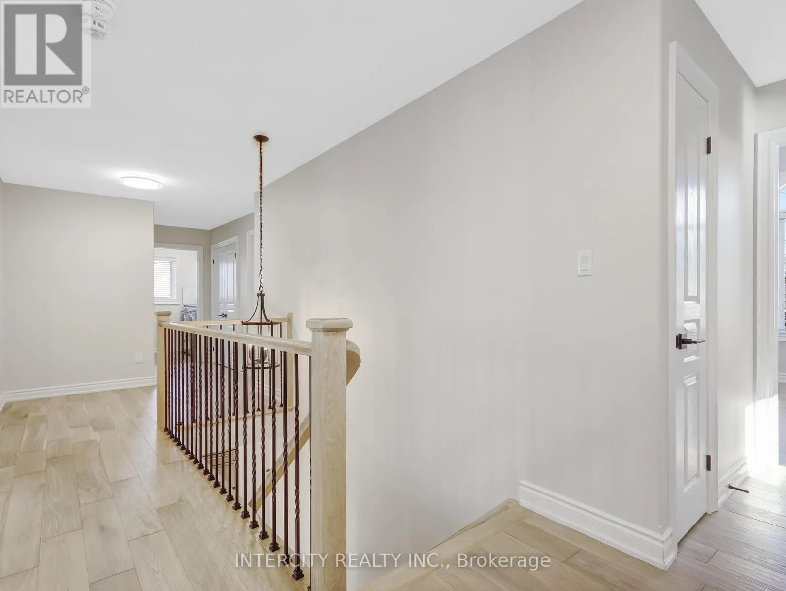 2346 LEEDS CROSSING