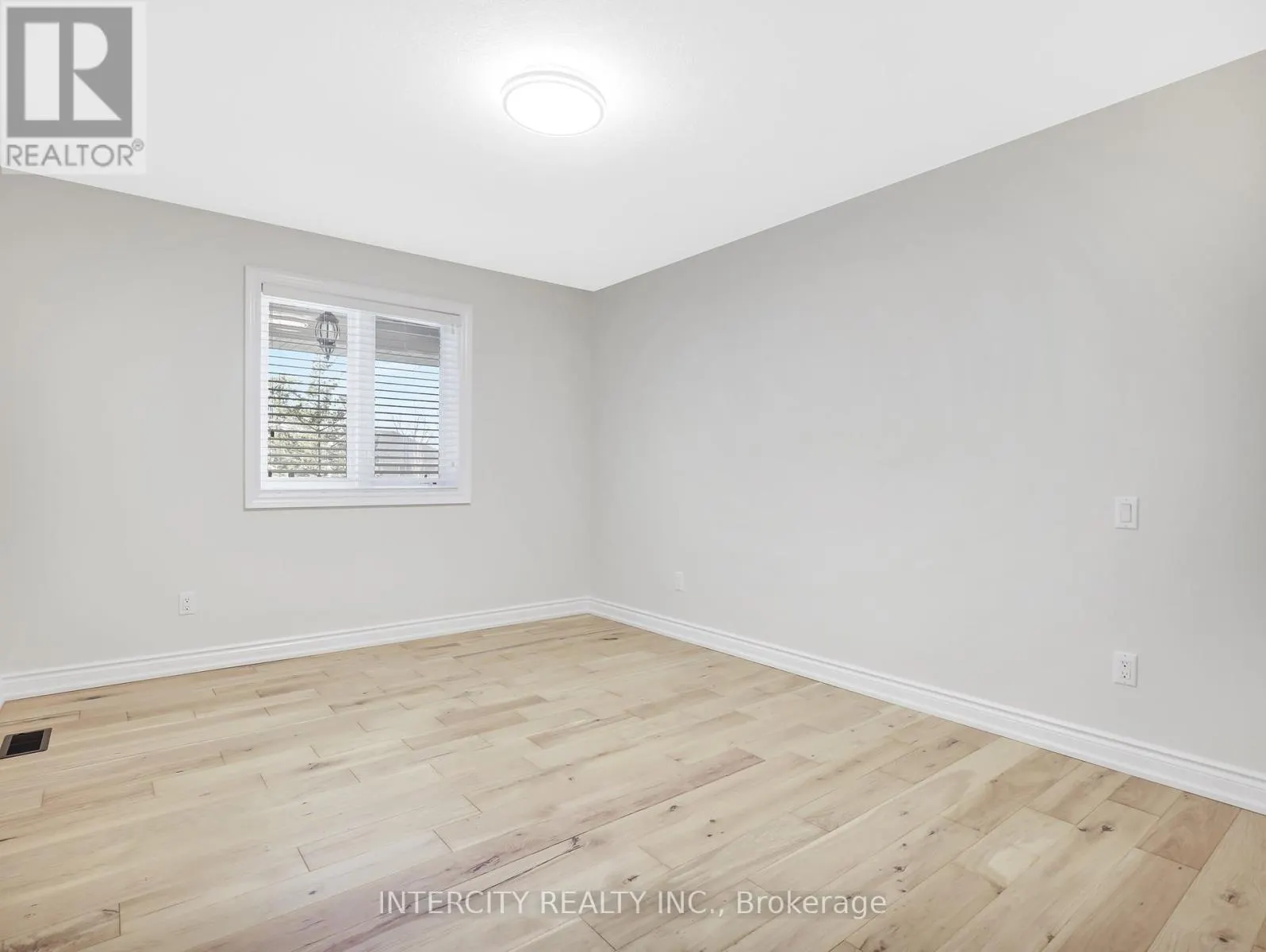 2346 LEEDS CROSSING