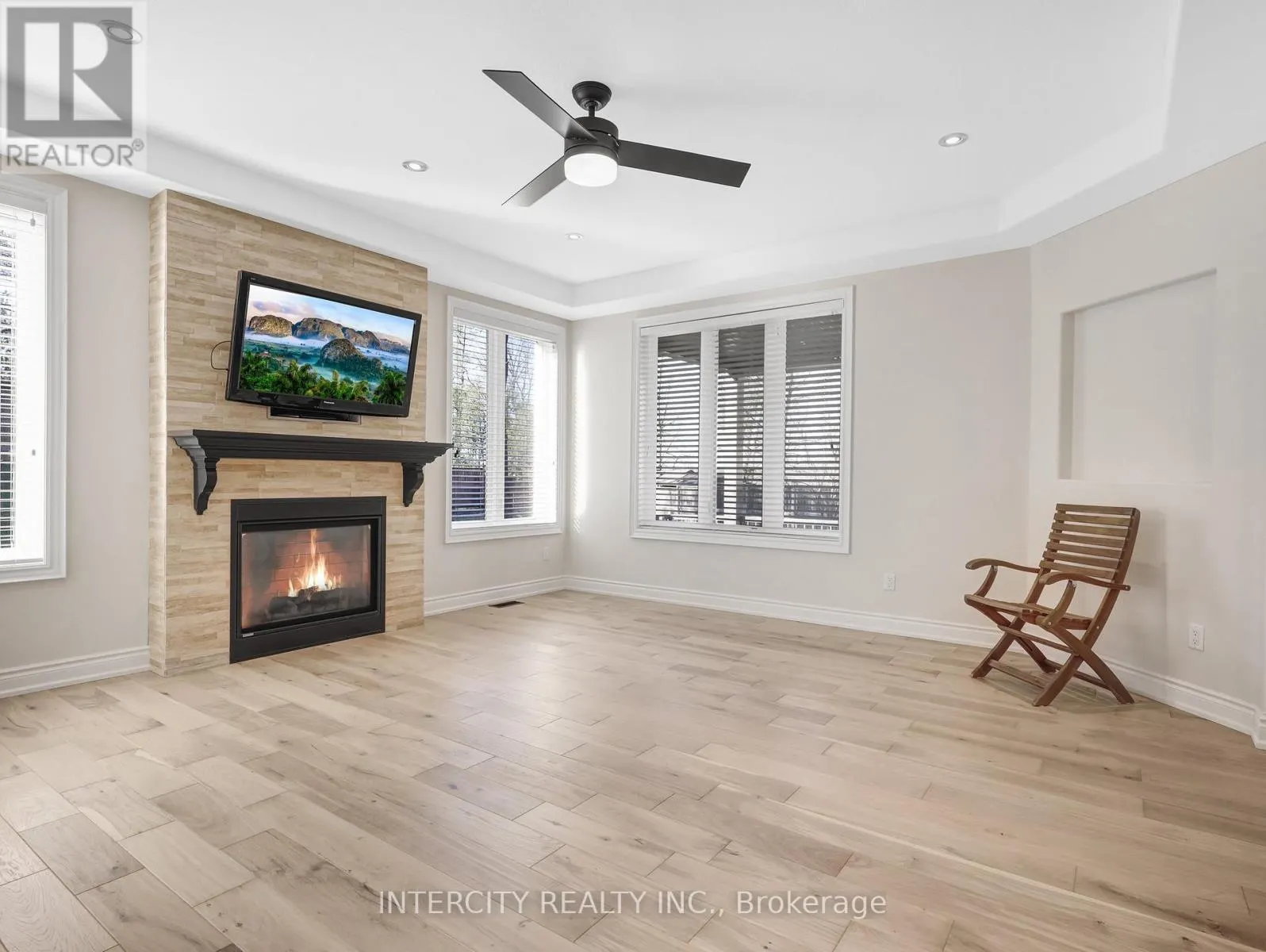 2346 LEEDS CROSSING